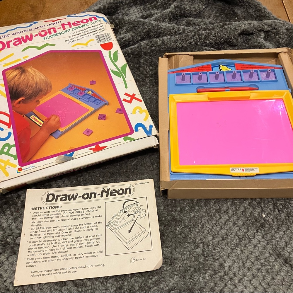 VTG 1991 Lanard Toys Draw-on-Neon Fluorescent Drawing Slate‎ Collectible